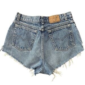 Vintage LEVI’S 90s Denim Shorts Size 11 Cut Offs White Label USA Red Batwing